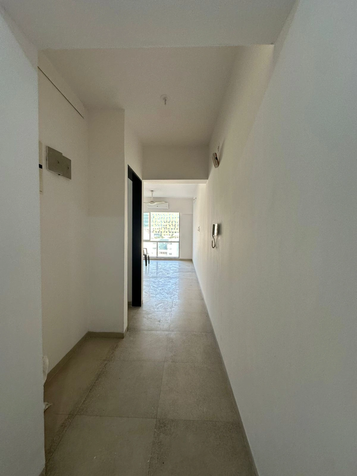 2 BHK Flat for Rent in Aspen Garden, Malad East